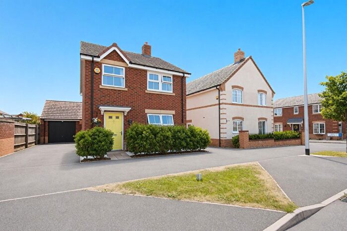 3 Bedroom Detached House For Sale In Lionheart Avenue, Bishops Tachbrook, Leamington Spa, CV33