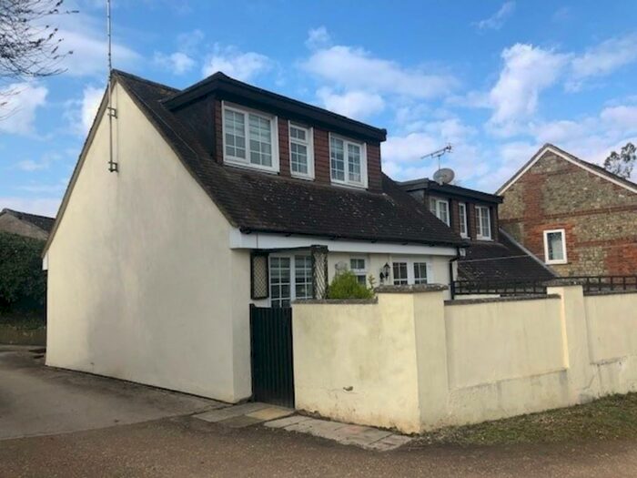 2 Bedroom End Of Terrace House To Rent In Vicarage Mews, Warminster, BA12
