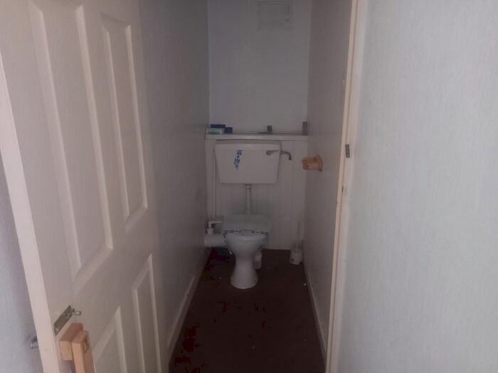 3 Bedroom End Of Terrace House For Sale In Penrhiwfer Road, Tonypandy, CF40