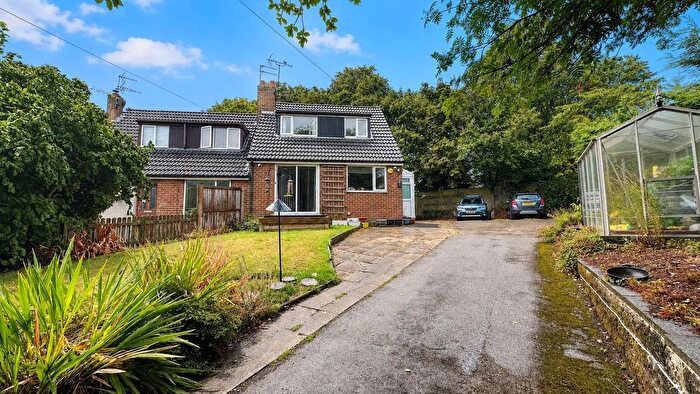 3 Bedroom Town House For Sale In Musgrave Drive, Bradford, BD2