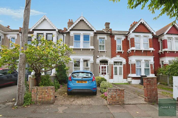 3 Bedroom Terraced House For Sale In Colombo Road, Ilford, IG1