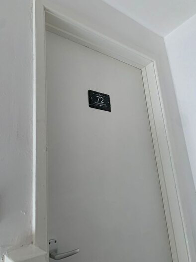 2 Bedroom Flat To Rent In Walters Street, Swansea, SA5