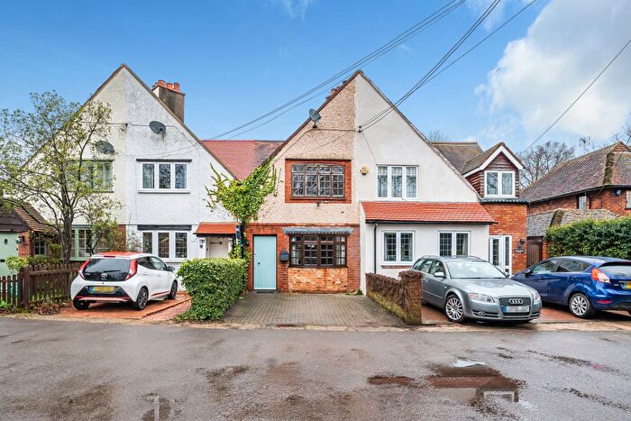 2 Bedroom Property To Rent In The Lowlands, Chapel Lane, Spencers Wood, RG7