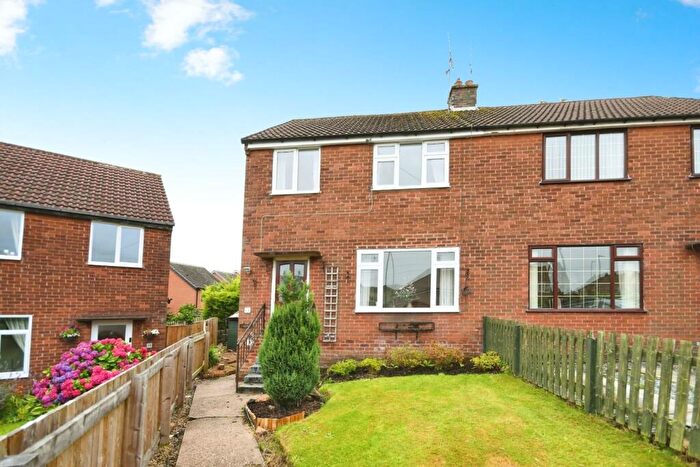 3 Bedroom Semi-Detached House For Sale In Beauchief Close, Deepcar, S36