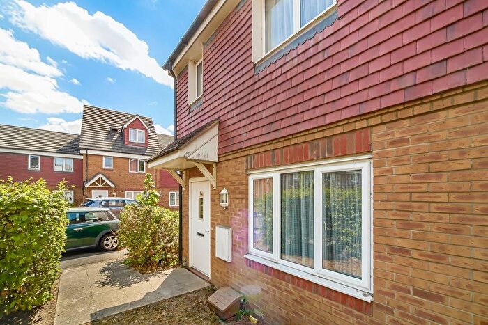 2 Bedroom End Of Terrace House For Sale In St Michaels Road, Ashford, TW15