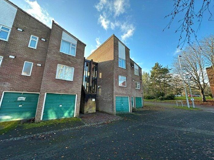 2 Bedroom Flat To Rent In Downton Court, Deercote, Telford, Shropshire, TF3