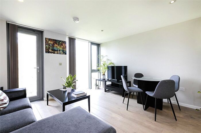1 Bedroom Flat To Rent In Blackthorn Avenue, Arundel Square, Barnsbury, Islington, London, N7