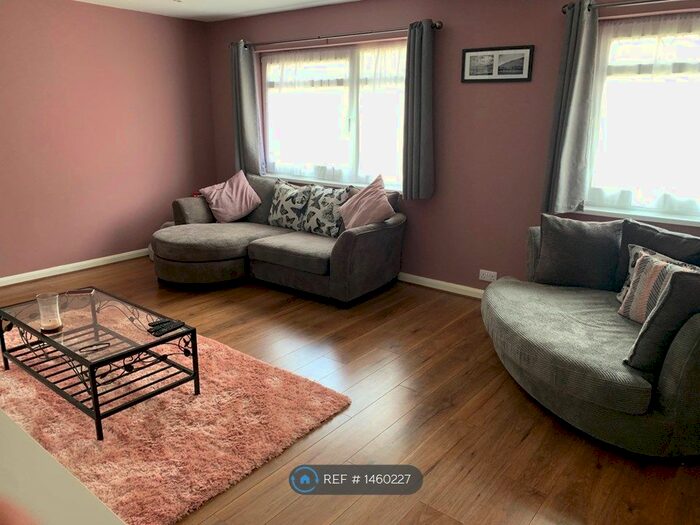 2 Bedroom Flat To Rent In Rymill Road, St. Leonards-On-Sea, TN38