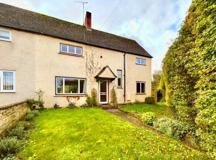 3 Bedroom Semi-Detached House For Sale In High Street, Milton-under-Wychwood, Chipping Norton, OX7