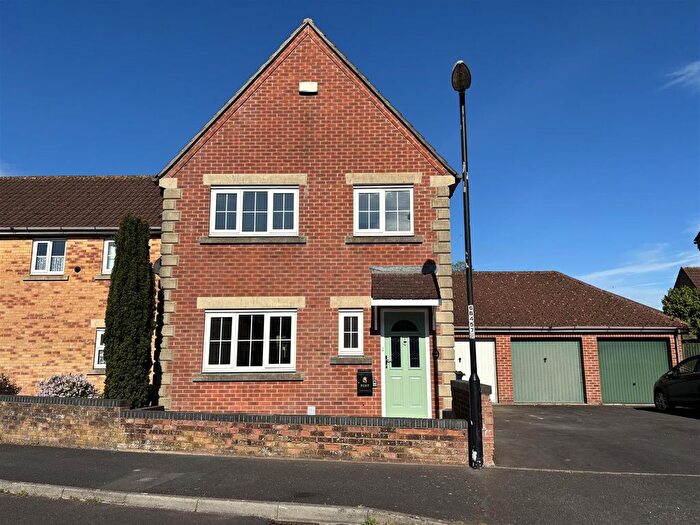 3 Bedroom Detached House For Sale In Brionne Way, Shaftesbury, SP7