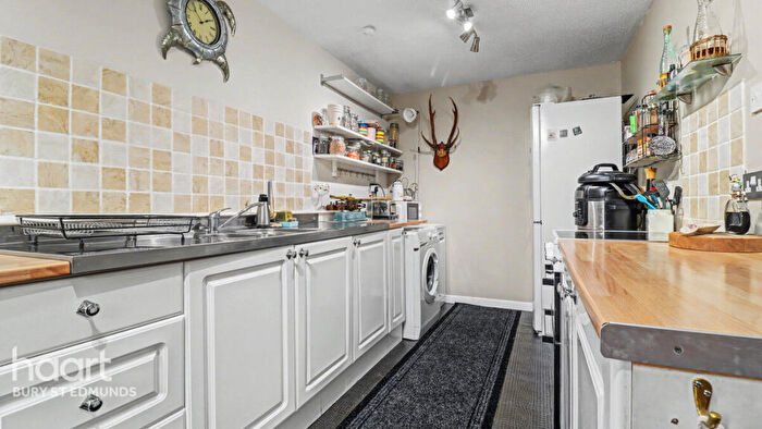 2 Bedroom Flat For Sale In Peddars Close, Ixworth, Bury St Edmunds, IP31