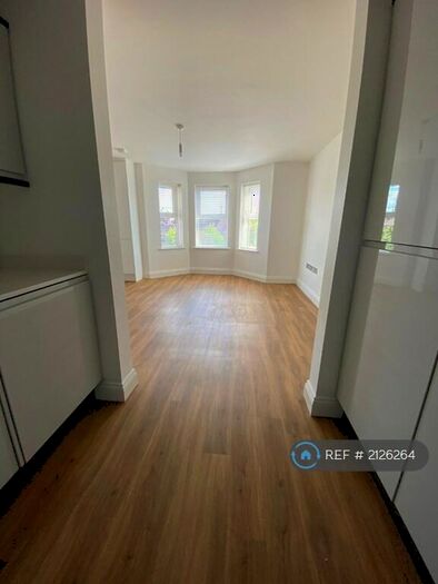 1 Bedroom Flat To Rent In Kensington Court, Luton, LU1