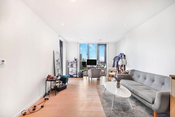 1 Bedroom Flat To Rent In St Gabriel Walk, Elephant And Castle, London, SE1