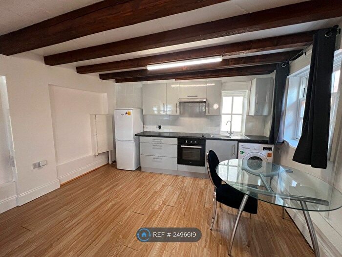 Studio To Rent In Highstreet, Colnbrook, SL3