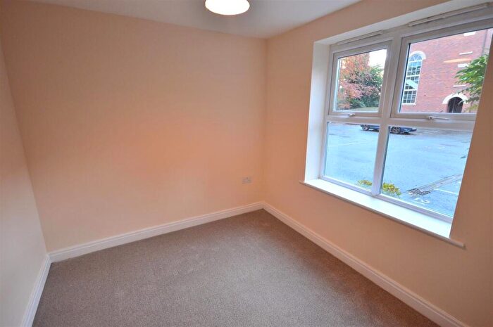 2 Bedroom Apartment To Rent In Brooklands Road, Sale, M33