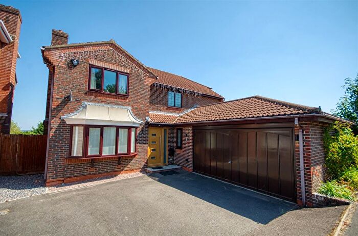 4 Bedroom Detached House For Sale In Kenilworth Gardens, West End, Southampton, SO30
