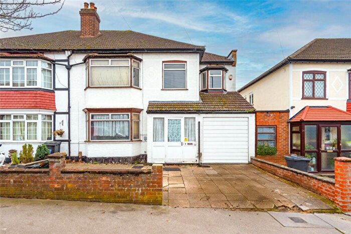 4 Bedroom Semi-Detached House For Sale In Maryland Road, Thornton Heath, CR7