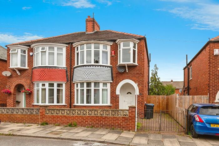 3 Bedroom Semi-Detached House For Sale In Ravenscroft Avenue, Middlesbrough, TS5