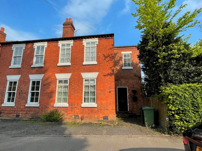 4 Bedroom House To Rent In Chester Road North, Kidderminster, DY10