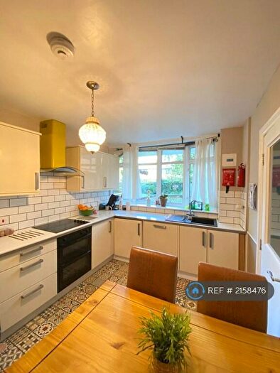 4 Bedroom Flat To Rent In Salford House, London, E14