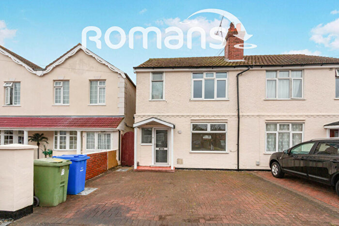 3 Bedroom Semi-Detached House To Rent In Peabody Road, Farnborough, GU14