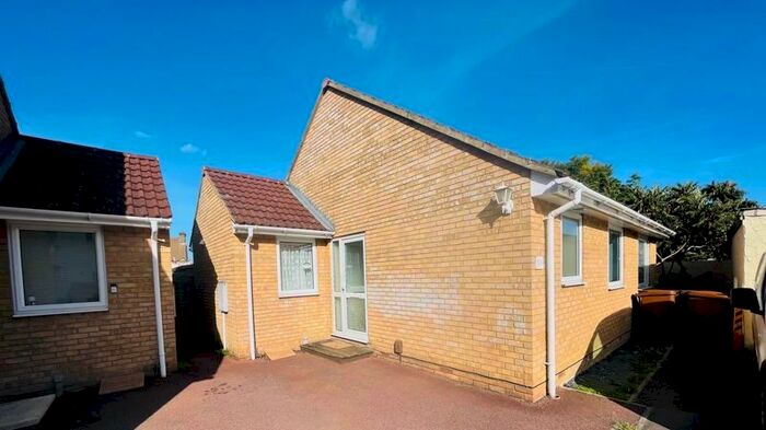 2 Bedroom Property To Rent In Gillingham Road, Gillingham, ME7