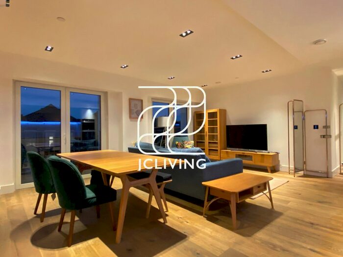 2 Bedroom Flat To Rent In Exhange Gardens, London, SW8