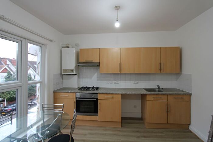 2 Bedroom Flat To Rent In Clifton Road, South Norwood, SE25