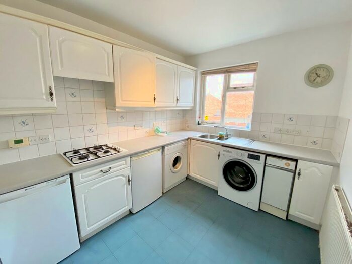 2 Bedroom Maisonette To Rent In Blaby Road, Wigston, LE18