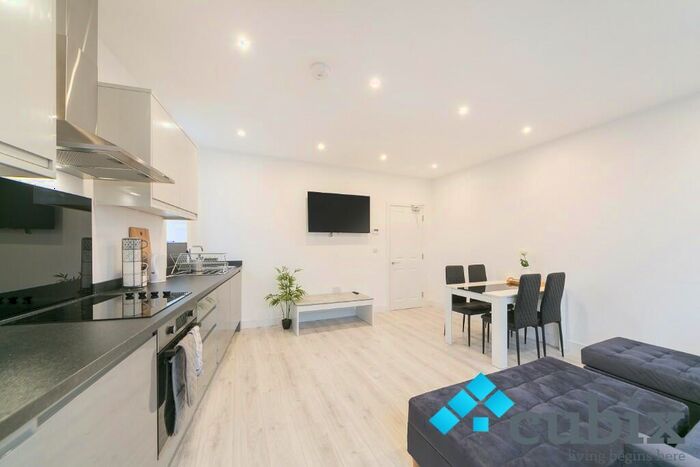 2 Bedroom Flat To Rent In Walworth Road, London, SE17