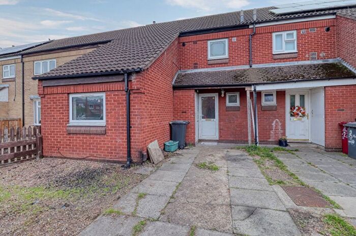 3 Bedroom Semi-Detached House To Rent In Derby Road, Scunthorpe, DN15
