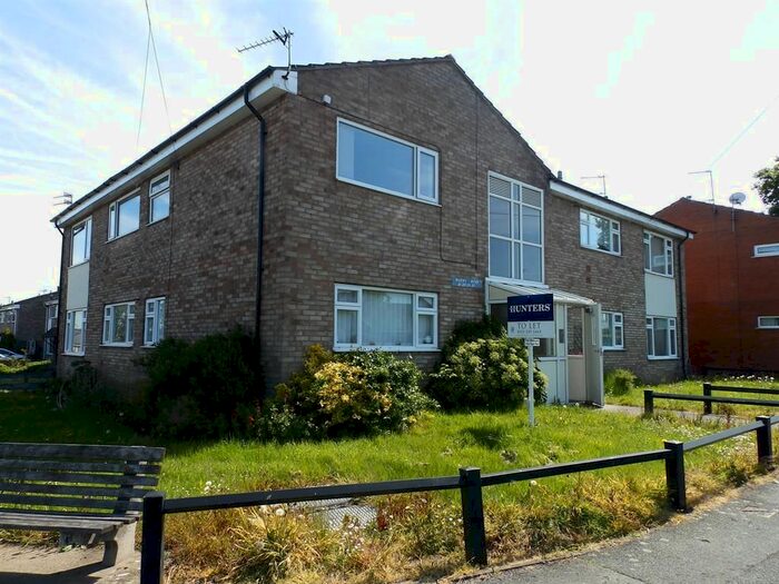 2 Bedroom Flat To Rent In Rugby Road, Ellesmere Port, Cheshire, CH65