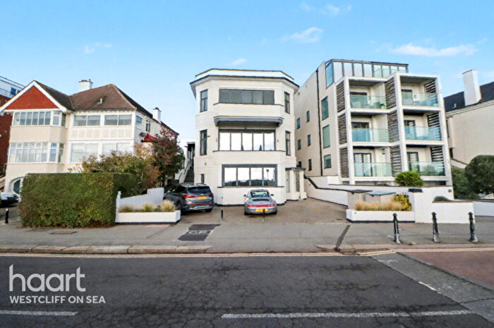 3 Bedroom Flat For Sale In Chalkwell Esplanade, Westcliff-On-Sea, SS0