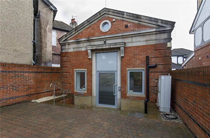 2 Bedroom Detached House To Rent In Hookstone Drive, Harrogate, North Yorkshire, HG2