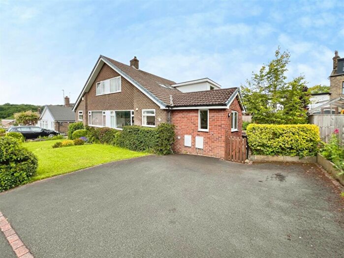 3 Bedroom Semi-Detached House For Sale In Brackendale Parade, Bradford, BD10