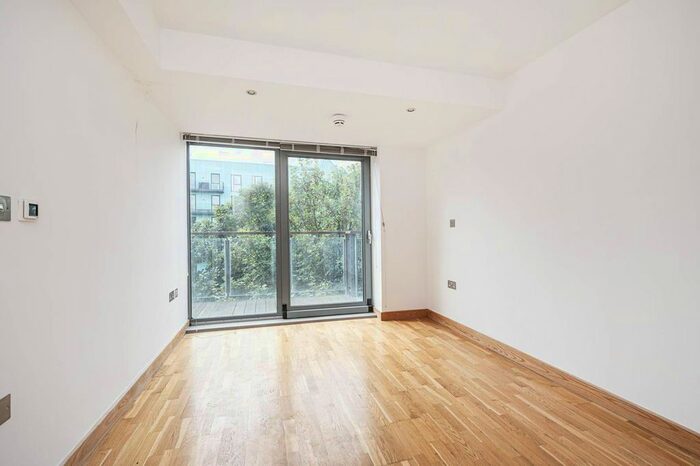 2 Bedroom Flat To Rent In Iron Works, Bow, London, E3