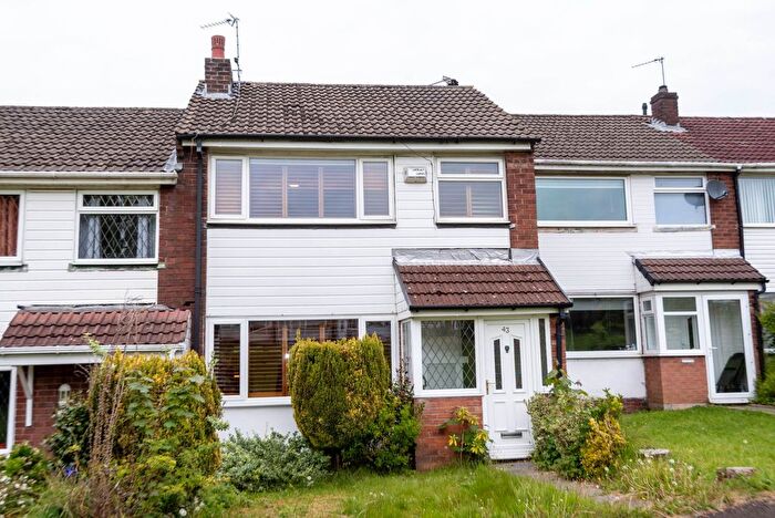 2 Bedroom Mews To Rent In Simister Green, Prestwich, M25