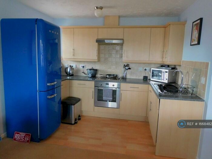 2 Bedroom Flat To Rent In Somerset Hall, London, N17