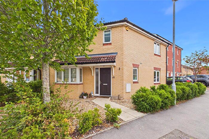 3 Bedroom Terraced House For Sale In Woodvale Road, Farnborough, Hampshire, GU14