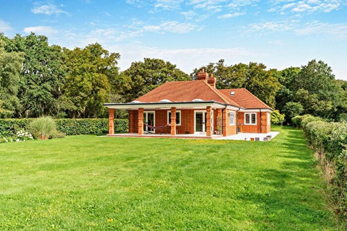 3 Bedroom Detached House To Rent In Bradfield Southend, Reading, Berkshire, RG7