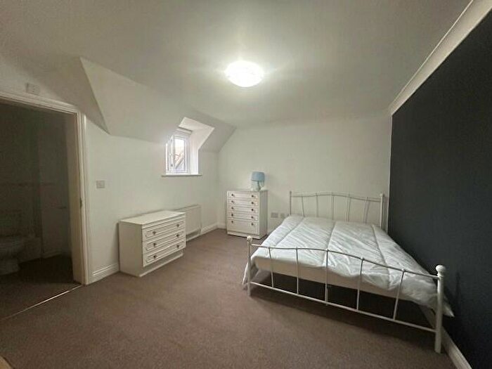 3 Bedroom Flat To Rent In Richmond Gardens, Highfield, SO17