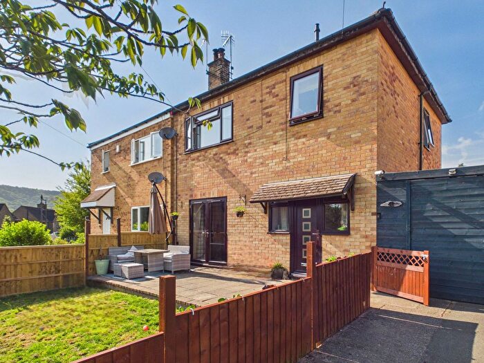 3 Bedroom Semi-detached House For Sale In Oker Avenue, Darley Dale, DE4