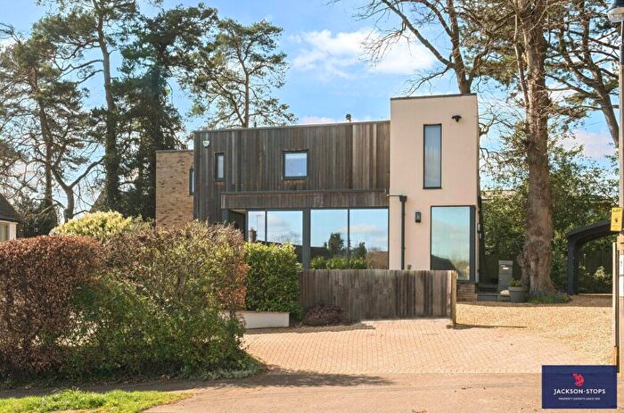 3 Bedroom Detached House For Sale In The Mount, Aspley Guise, Bedfordshire, MK17