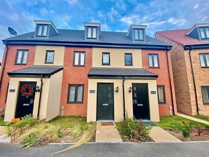 3 Bedroom Terraced House For Sale In Burnham Crescent, Hampton Woods, Peterborough, PE7