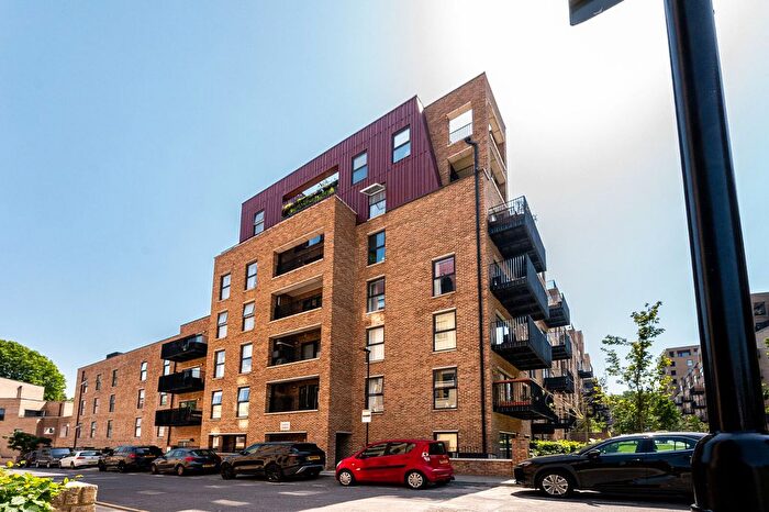 1 Bedroom Flat For Sale In Chichely Heights, Woolwich, London, SE18