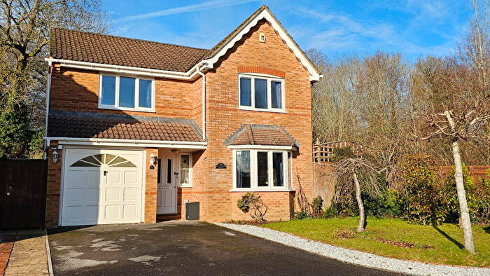 4 Bedroom Detached House For Sale In Withybed Way, Thatcham, RG18