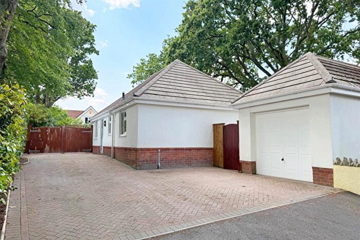 2 Bedroom Detached Bungalow To Rent In Corfe Mullen, BH21