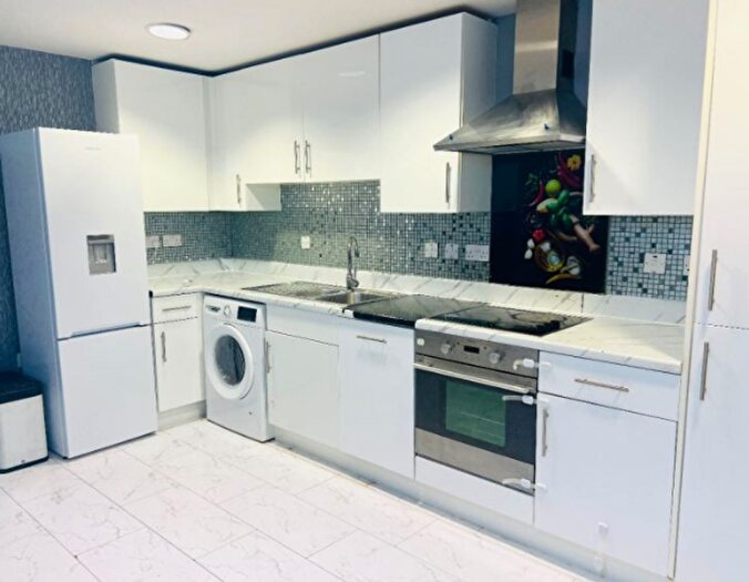 2 Bedroom Flat To Rent In Whitgift Street, Croydon, CR0