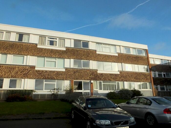 2 Bedroom Flat To Rent In Remburn Gardens, Warwick, CV34
