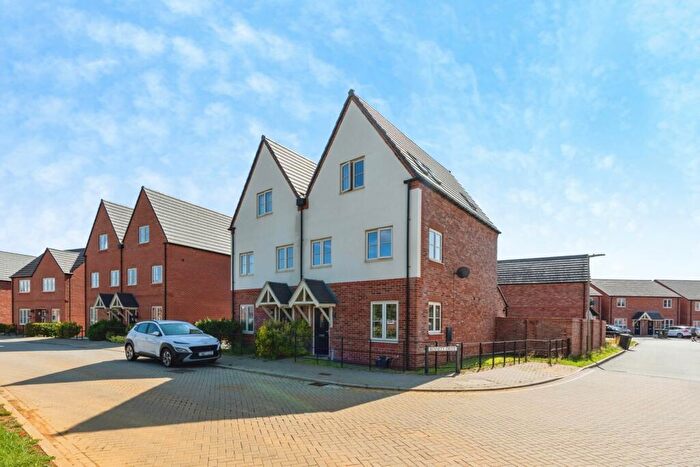 3 Bedroom Semi Detached House For Sale In Bailey Road, Banbury, Oxfordshire, OX16